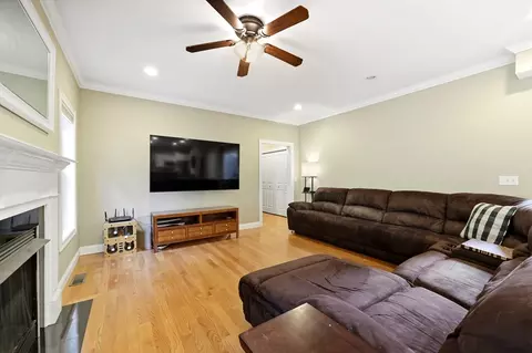 34 Bissonnette Cir, Southampton, MA 01073 photo 10