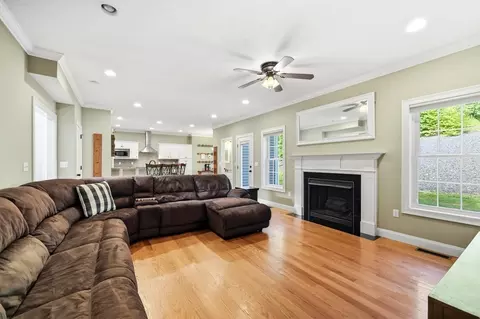 34 Bissonnette Cir, Southampton, MA 01073 photo 11