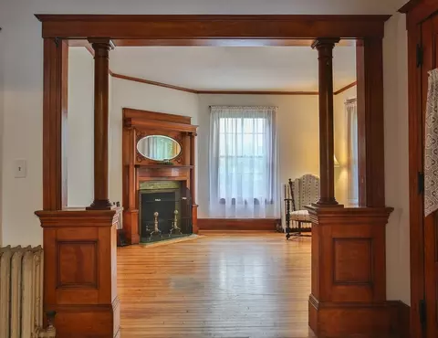 4 Trowbridge Rd, Worcester, MA 01609 photo 2