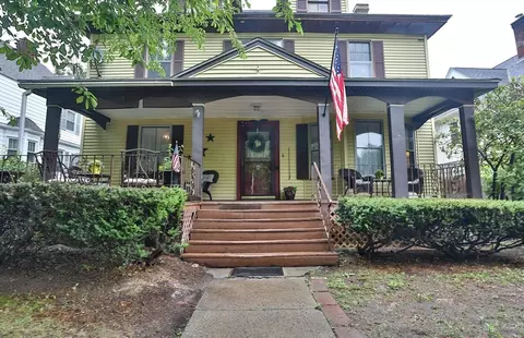 4 Trowbridge Rd, Worcester, MA 01609