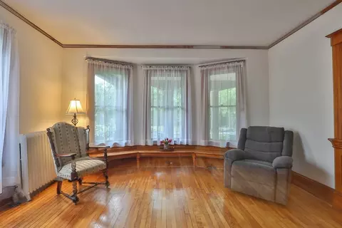 4 Trowbridge Rd, Worcester, MA 01609 photo 4