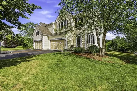 39 Frostpane Ln #39, Hopkinton, MA 01748