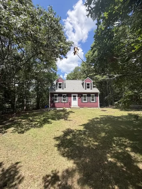 38 Sandy Beach Rd, Plymouth, MA 02360