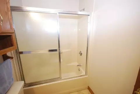 Bath - 44-46 Middle St, Springfield, MA 01104 photo 3 of 6