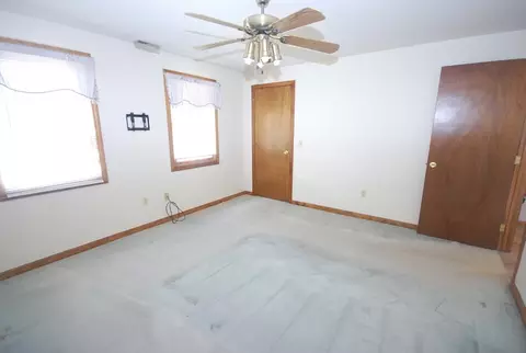 Bedroom - 44-46 Middle St, Springfield, MA 01104 photo 2 of 10