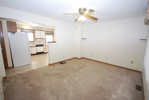 Living - 44-46 Middle St, Springfield, MA 01104 photo 1 of 5