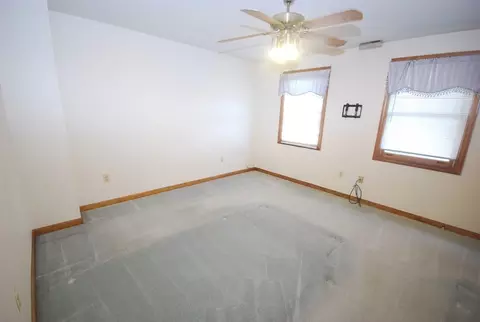 Bedroom - 44-46 Middle St, Springfield, MA 01104 photo 1 of 10