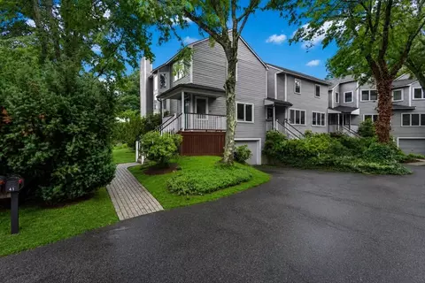 41 Murray Rd #41, Newton, MA 02465
