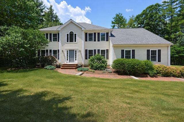 15 Applewood Rd, Norfolk, MA 02056
