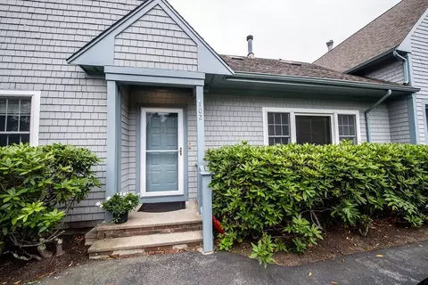 102 Nasketucket Way #102, Fairhaven, MA 02719