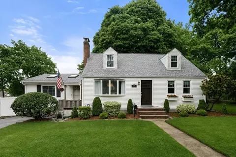 29 Laurel Rd, Norwood, MA 02062