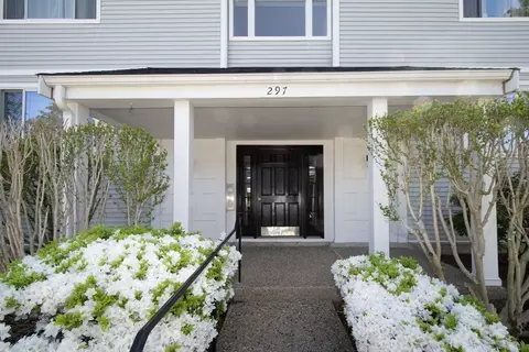 297 Temple St #21, Boston, MA 02132