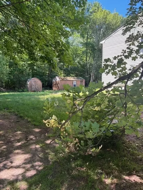 81 Border Rd, Holbrook, MA 02343