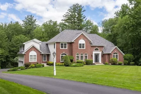 2 Eden Cir, Westborough, MA 01581