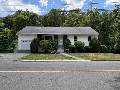 408 Swains Pond Ave, Melrose, MA 02176