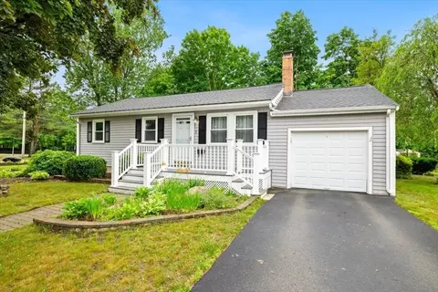 2 Margaret Rd, Foxboro, MA 02035