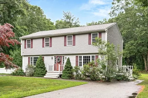 36 Willowdale Rd #B, Tyngsborough, MA 01879