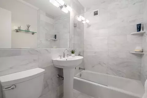 Bath - 85 E India #28F, Boston, MA 02110 photo 2 of 2