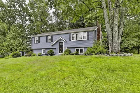 17 Marquand Ln, Newburyport, MA 01950