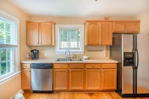 43 Ellsworth Ave, Springfield, MA 01118 photo 5