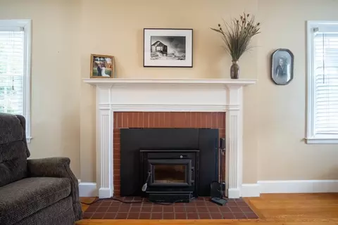 43 Ellsworth Ave, Springfield, MA 01118 photo 9