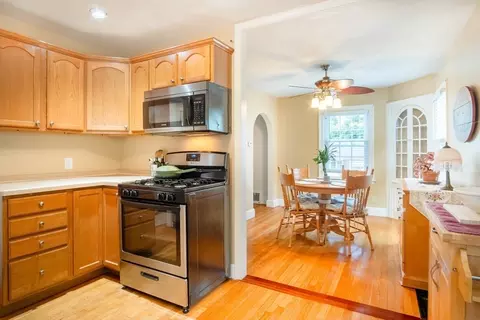 43 Ellsworth Ave, Springfield, MA 01118 photo 3