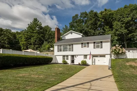 85 Farm St, Wakefield, MA 01880