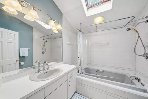180 Broad Mdw, Needham, MA 02492 photo 18