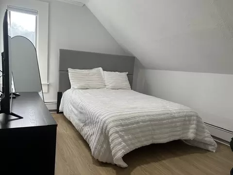 Bedroom - 30 Chapel St #B, Gloucester, MA 01930 photo 5 of 5