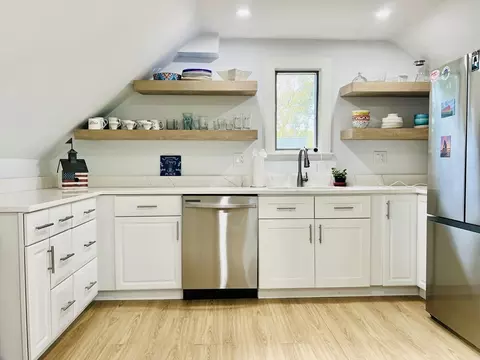 Kitchen - 30 Chapel St #B, Gloucester, MA 01930 photo 4 of 6