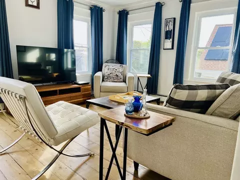 Living - 30 Chapel St #B, Gloucester, MA 01930 photo 2 of 4