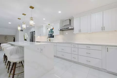14 Country Ln, Marlborough, MA 01752
