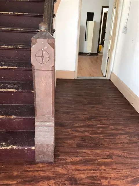 22 Home St, Worcester, MA 01609