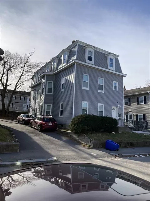 21 Dix St, Worcester, MA 01609