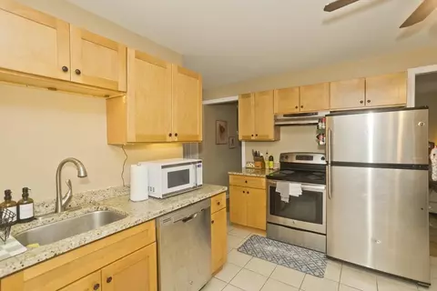 6 Wright Ave, Northampton, MA 01060 photo 4