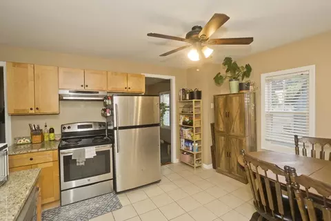 6 Wright Ave, Northampton, MA 01060 photo 3