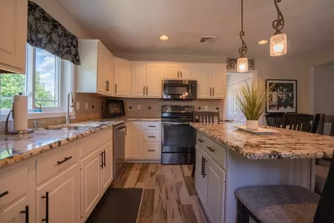 305 Scadding St, Taunton, MA 02780 photo 6