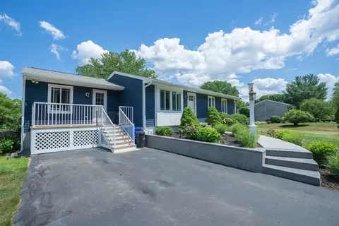 305 Scadding St, Taunton, MA 02780 photo 2