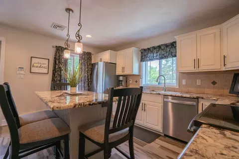 305 Scadding St, Taunton, MA 02780 photo 8