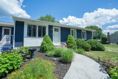 305 Scadding St, Taunton, MA 02780 photo 5