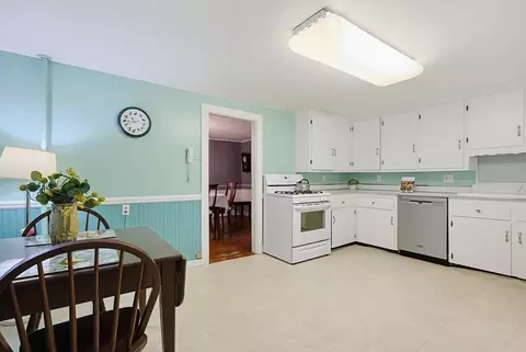602 Elm St, Walpole, MA 02081 photo 7