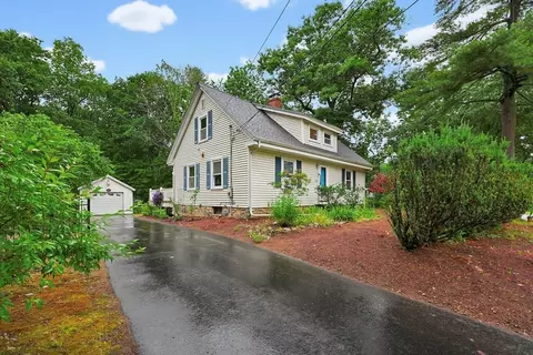 602 Elm St, Walpole, MA 02081 photo 2