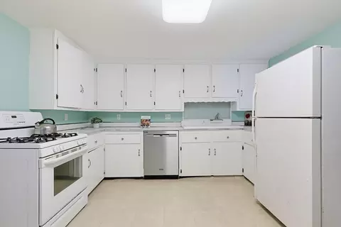 602 Elm St, Walpole, MA 02081 photo 8