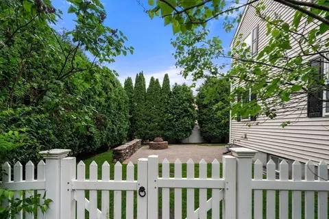 Exterior - 155 Oak St, Needham, MA 02492 photo 3 of 8