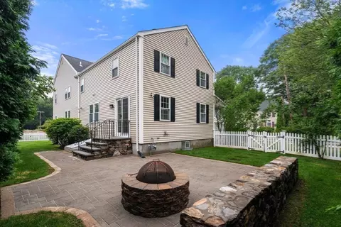 Exterior - 155 Oak St, Needham, MA 02492 photo 4 of 8