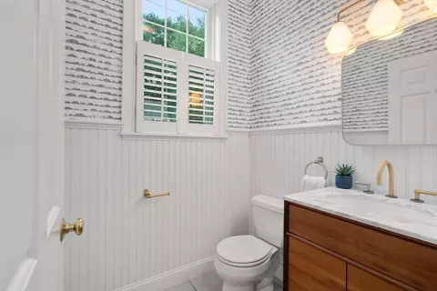 Bath - 155 Oak St, Needham, MA 02492 photo 4 of 4