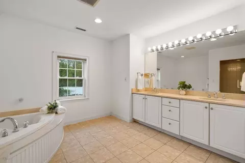 Bath - 155 Oak St, Needham, MA 02492 photo 1 of 4