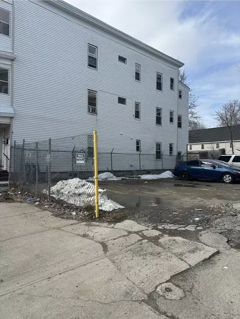 267-269 Water St, Lawrence, MA 01841