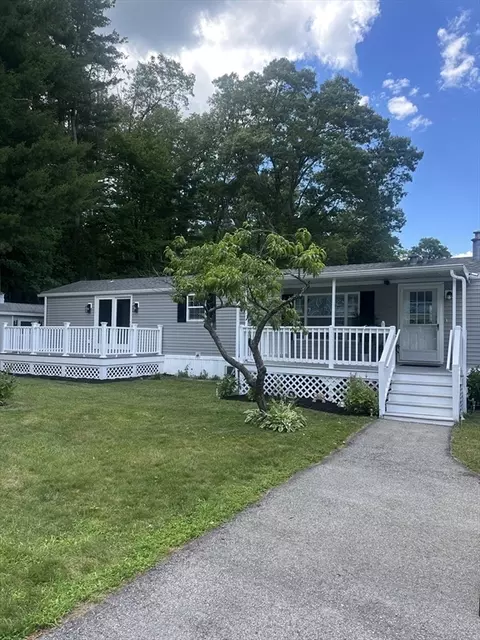 8 2nd Ave, Merrimac, MA 01860