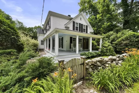 807 Summer St, Marshfield, MA 02050